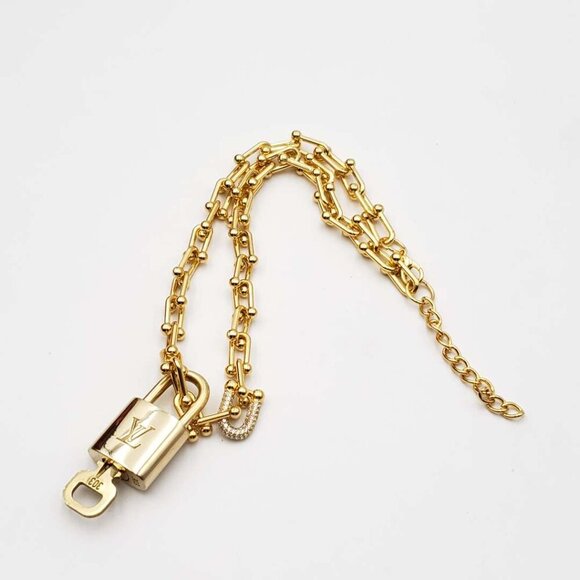 100% Auth Louis Vuitton Lock & Key with Unbranded Gold Plated Chain Necklace - Picture 4 of 9
